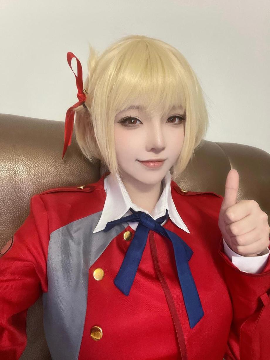 菌烨tako八秒最新cosplay作品，惊艳美图流出 - 正思欢