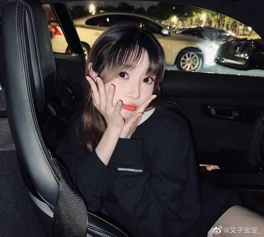 二次元叉子宝宝的图包更新，陪你度过每个夜晚