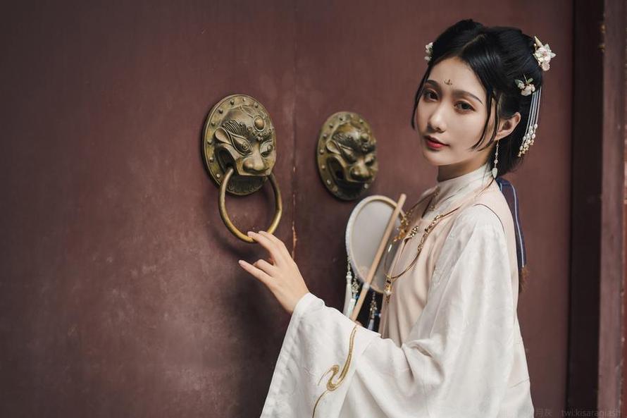 如月灰黑历史的摄影艺术展示