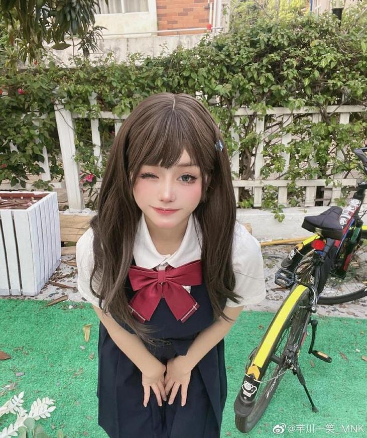 芊川一笑mnk微博无删唯美照片，尽情欣赏