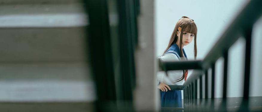 蠢沫沫无创可贴图片集锦：跟着美少女探索秋日美景
